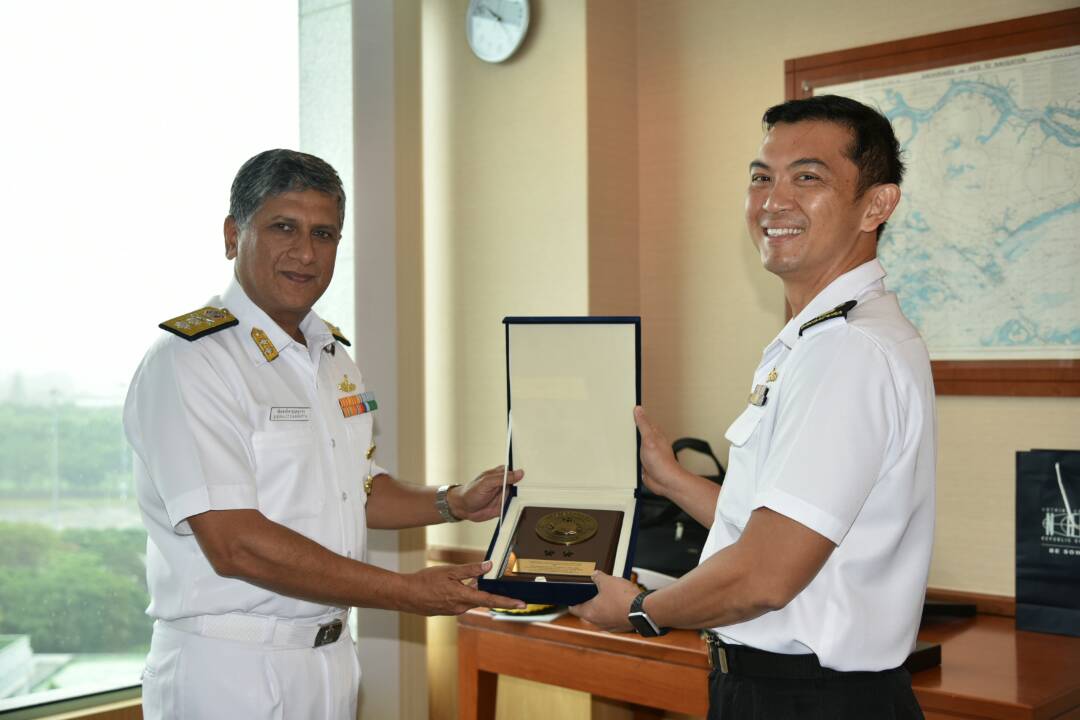 Flag Officer Commanding Eastern Fleet Rear Admiral B Dasgupta (left) calls on Col Ken Cheong Kwok Chien Fleet Commander RSN ahead of SIMBEX.