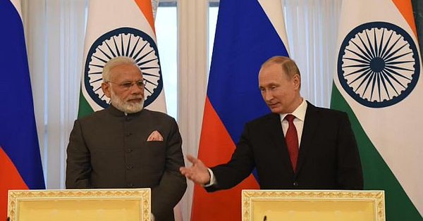 Indian PM Narendra Modi (left) with Russia President Vladimir Putin.