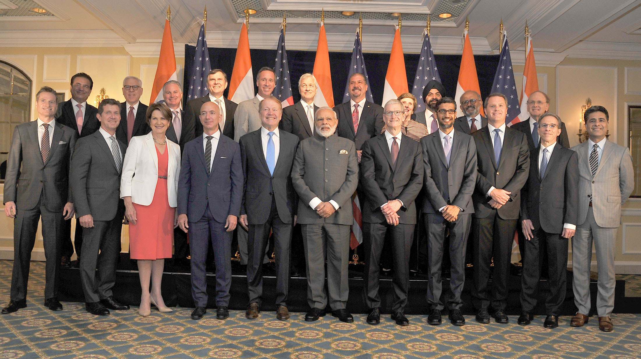 The Prime Minister  Narendra Modi in a group-photograph with the US Business Leaders, at Washington DC