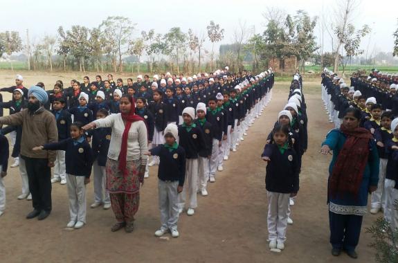 NRI donates 10 lakh to school in Punjab