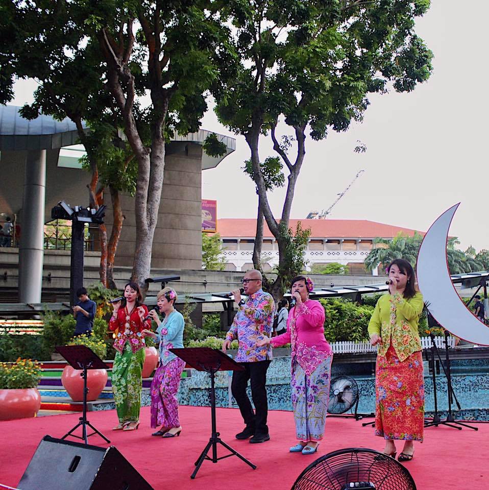 Local singing act Peranakan Sayang. Photo courtesy: Sentosa FB