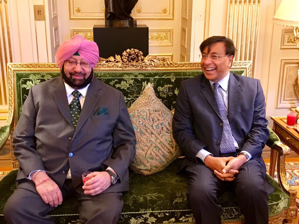 Captain Amarinder Singh (left) with steel tycoon LN Mittal in London. Photo courtesy: Twitter/@capt_amarinder