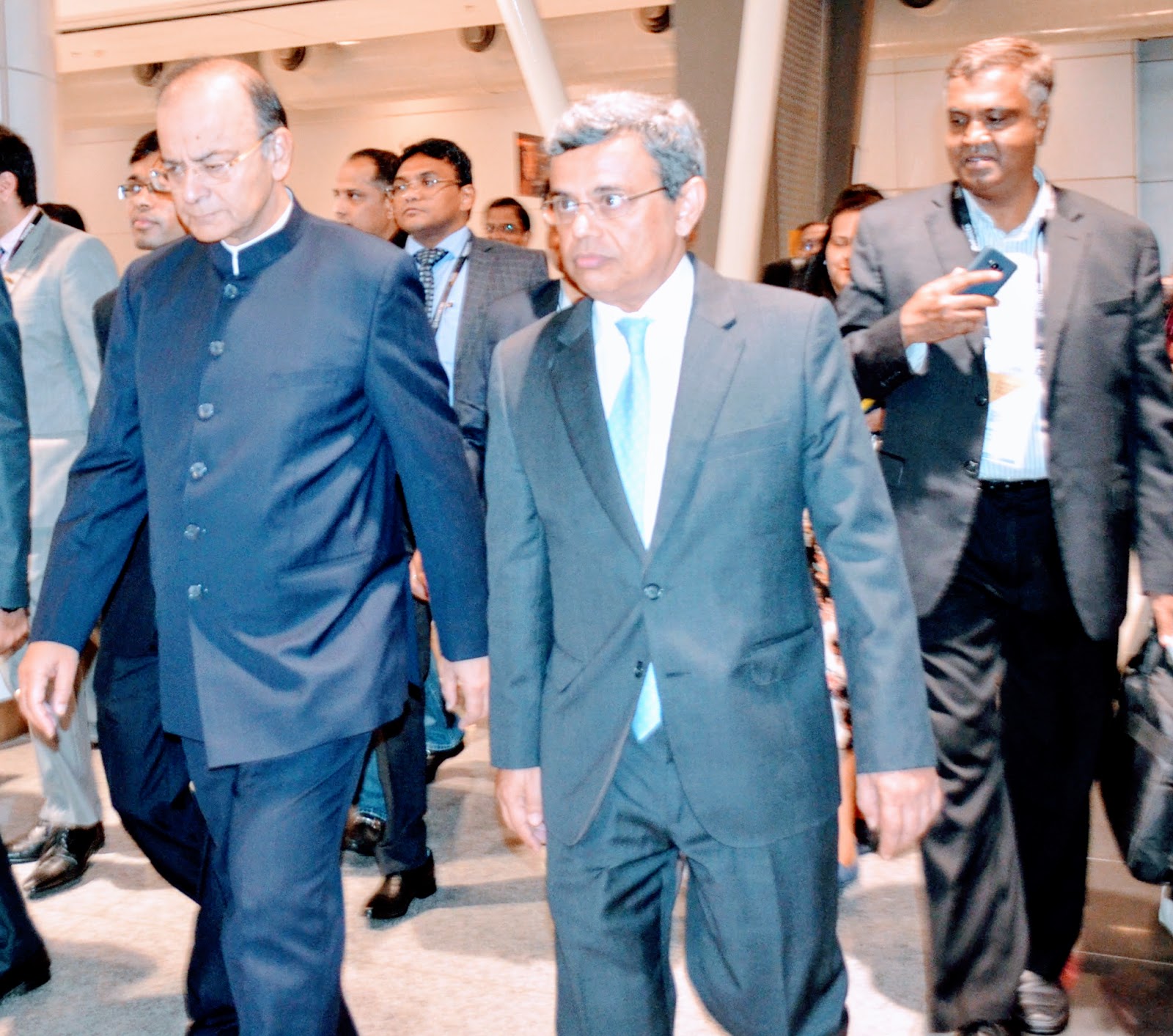 FM Jaitley (left) with the High Commissioner of India, Singapore, Jawed Ashraf.