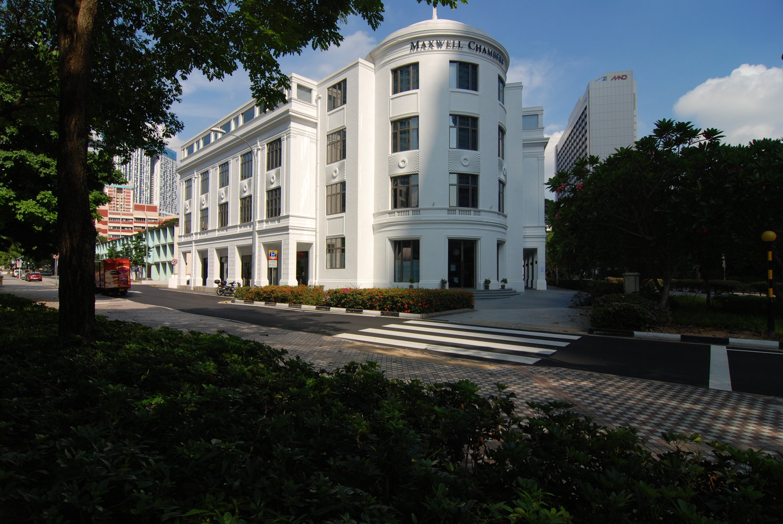 Only Singapore and Hong Kong have switched places, with a 10% shift in preferences since 2015, according to the QMUL survey