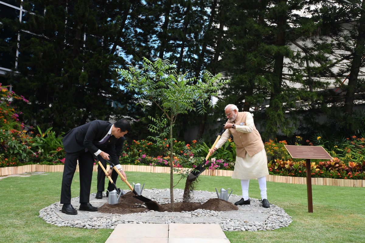 PM Modi concluded the visit to NTU by planting a Neem tree with president Suresh and Minister Ong on the campus. 