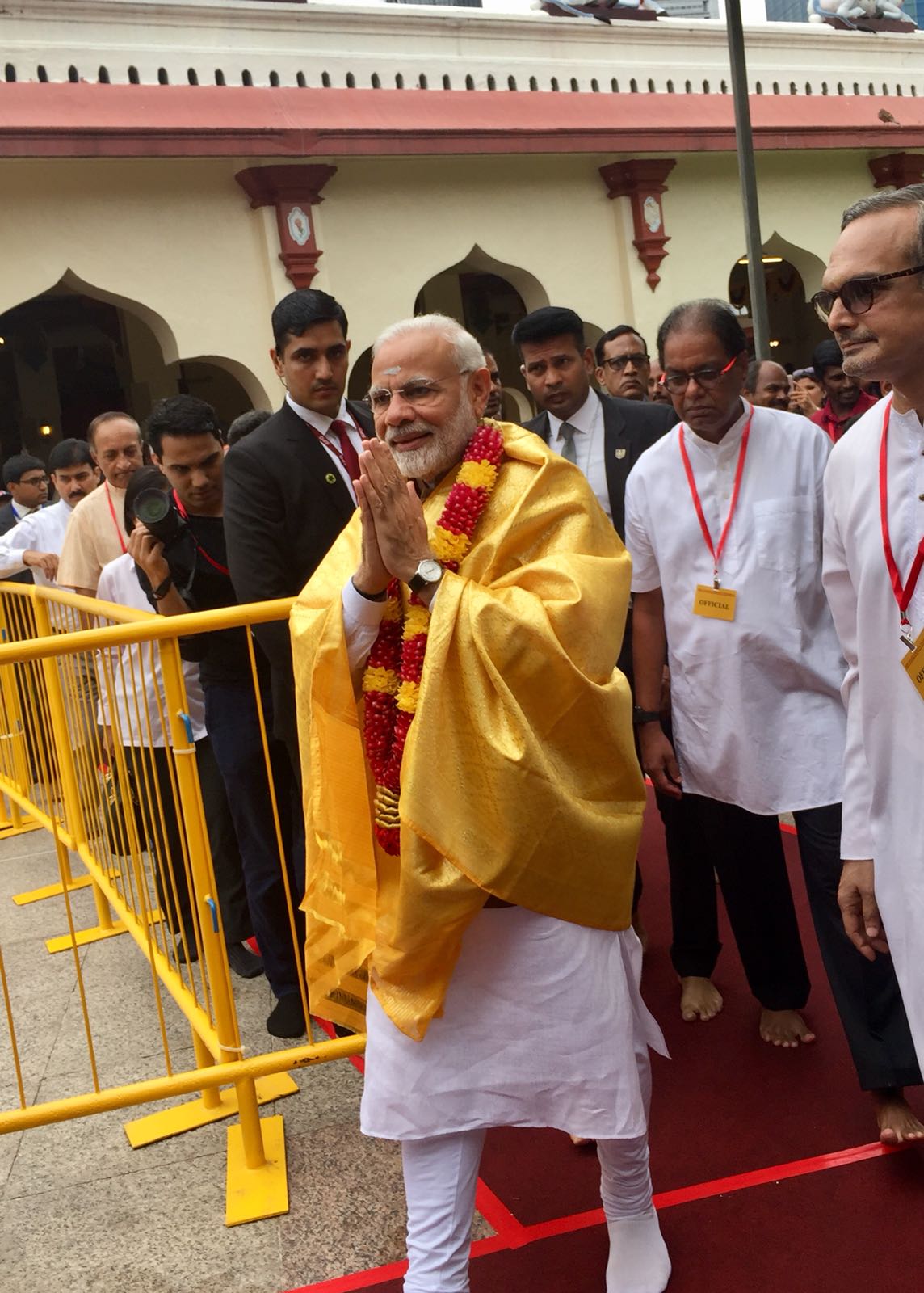 Indian Prime Minister Narendra Modi strengthened cultural bonds with Singapore as he visited the Mariamman Temple dedicated to Goddess Mariamman.