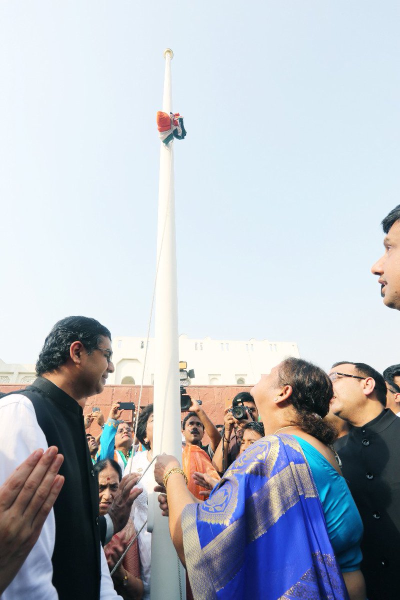 Thousands of Indian nationals gathered at CGI, Dubai for the 72nd Independence Day celebrations. ACG Sumathi Vasudev hoisted the national flag @cgidubai