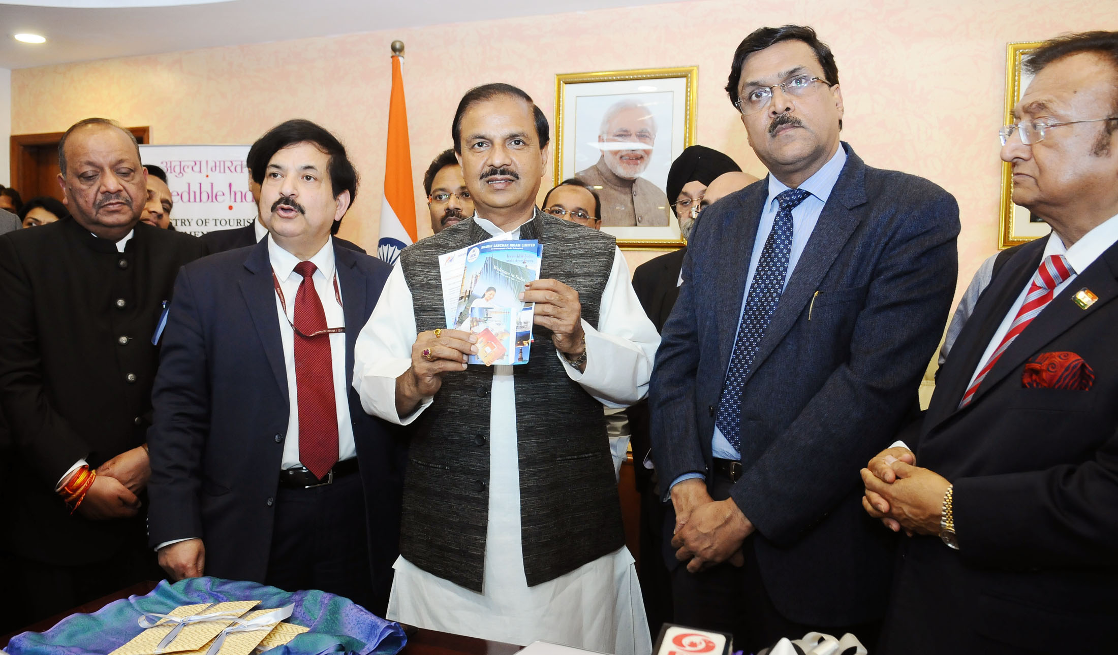 Minister of Culture Mahesh Sharma at the launch of free pre-loaded SIM Cards for tourists arriving in India on e-visa in New Delhi (Photo courtesy: Indian Ministry of Culture