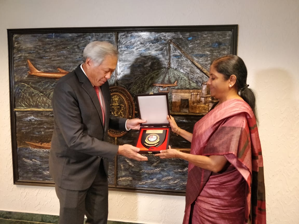 Bilateral Agreement for the Conduct of Joint Army Training and Exercises was renewed on 20 November during Defence Ministers Dialogue held between Minister for Defence Dr Ng Eng Hen and Indian Defence Minister Dr. Nirmala Sitharaman at New Delhi.(Photo courtesy: Indian Ministry of Defence