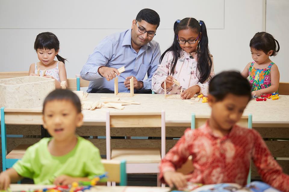 Children can make and create at Tinker Truck — at the maker space dedicated for young readers aged three to nine. Photo courtesy: Facebook page of  National Library Board