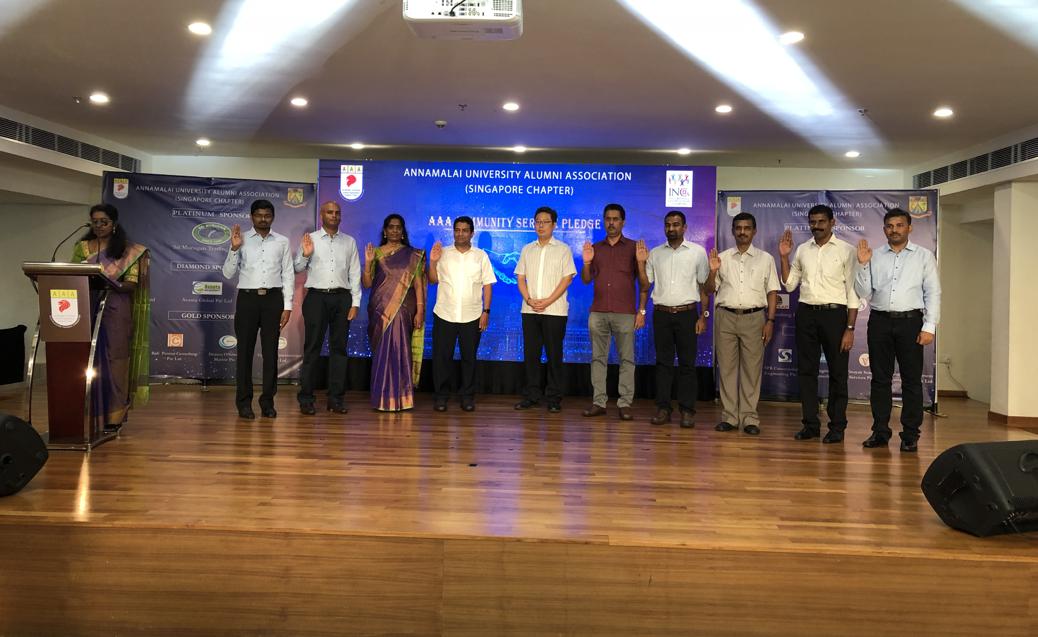 Members of the Annamalai University Alumni Association (AAA) pledged 1,000 hours of voluntary community service with the People’s Association Integration Council (represented by the council’s Chairman Mr Goh Peng Hong, BBM) at an event held in conjunction with AAA's 20th anniversary celebrations at the Singapore Khalsa Association. Photo: Connected to India