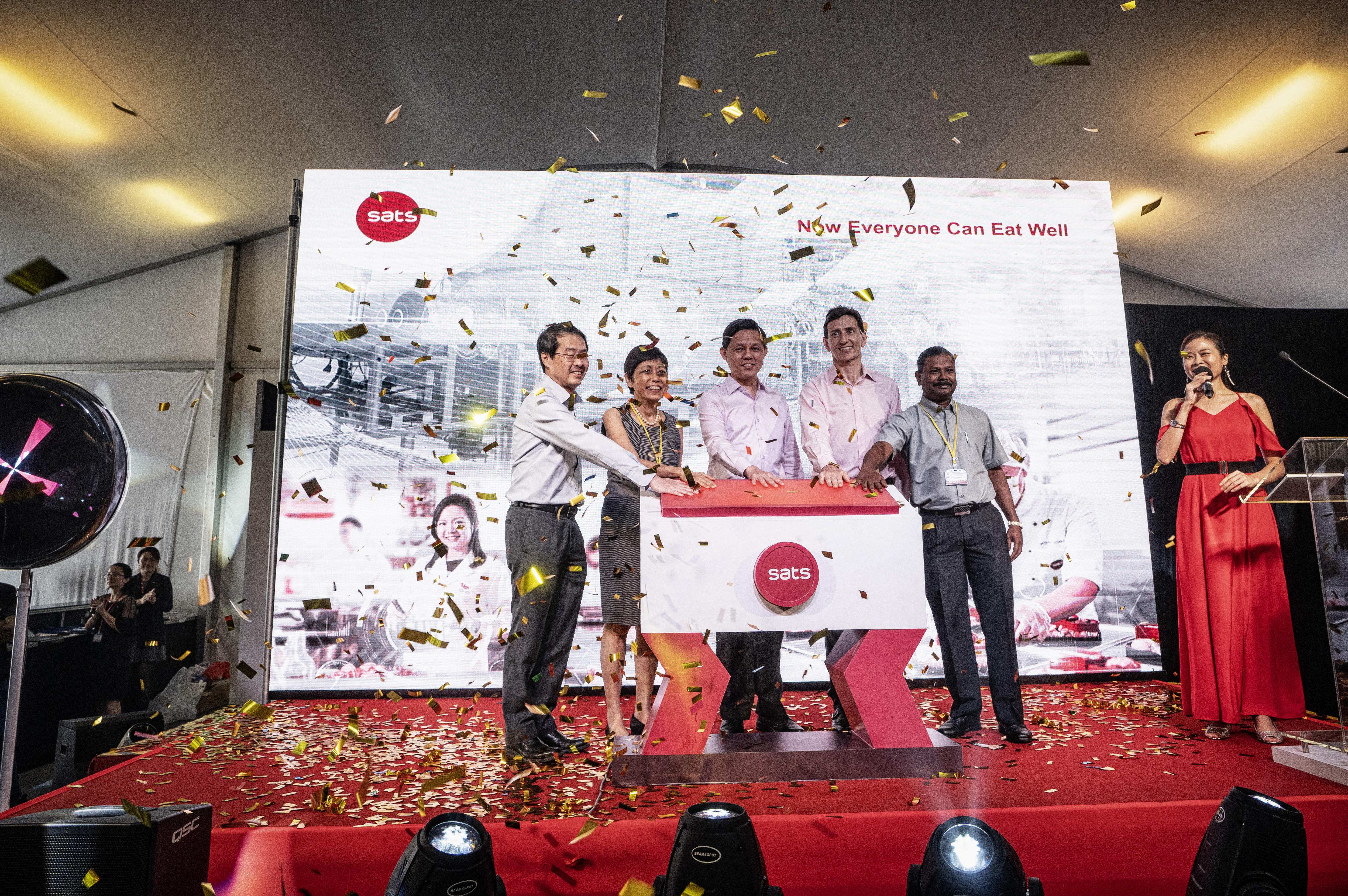   Chan Chun Sing, Minister for Trade and Industry of Singapore (third from left) officiating the opening ceremony of the SGD25 million kitchen expansion of SATS in Singapore. Photo courtesy: Linkedin page of SATS