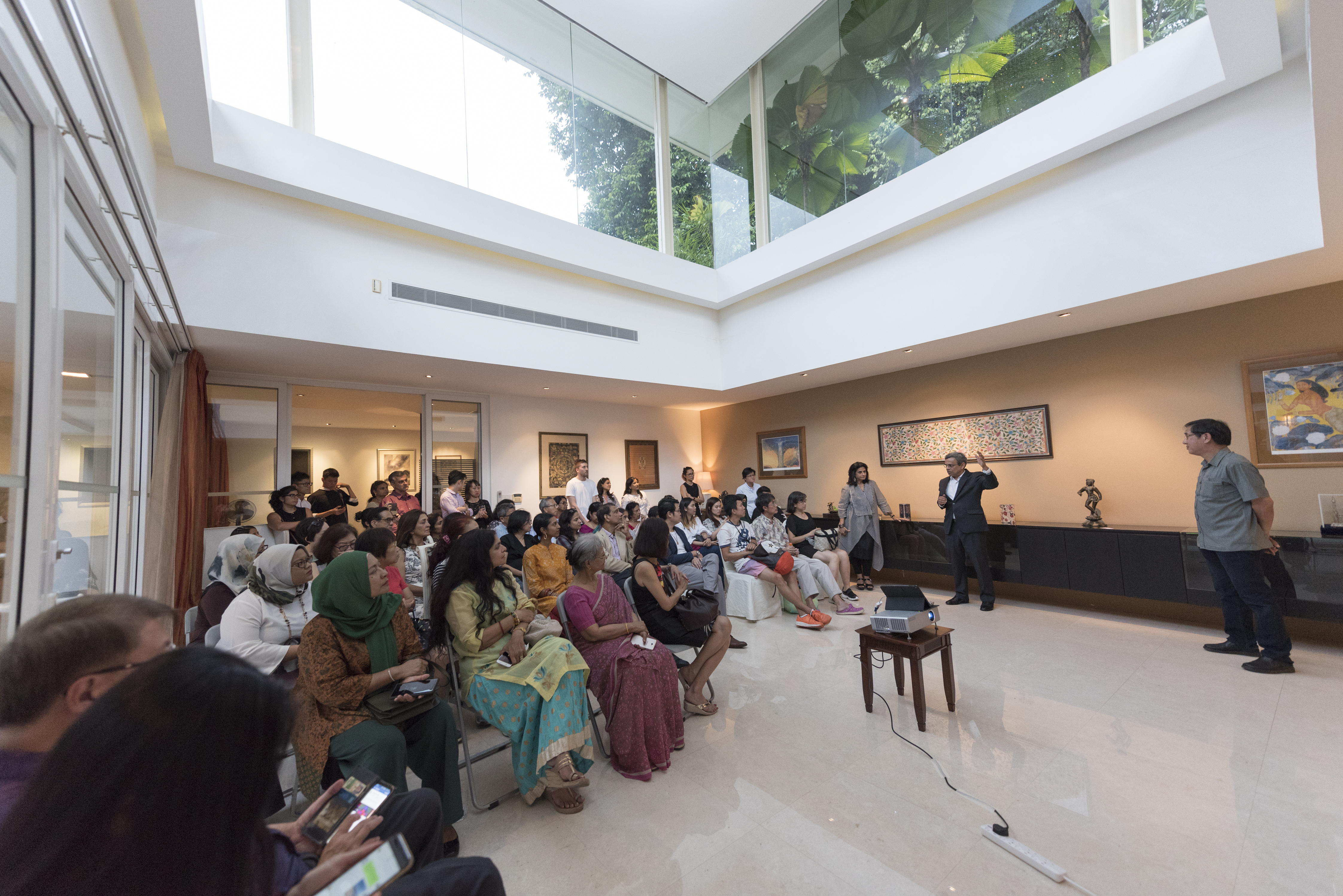 Steven Siow made a presentation of the renovation and conservation at the open house of India House. H.E. Jawed Ashraf, High Commissioner of India to Singapore also shared his experience with the people. Photo courtesy: IDF, Singapore