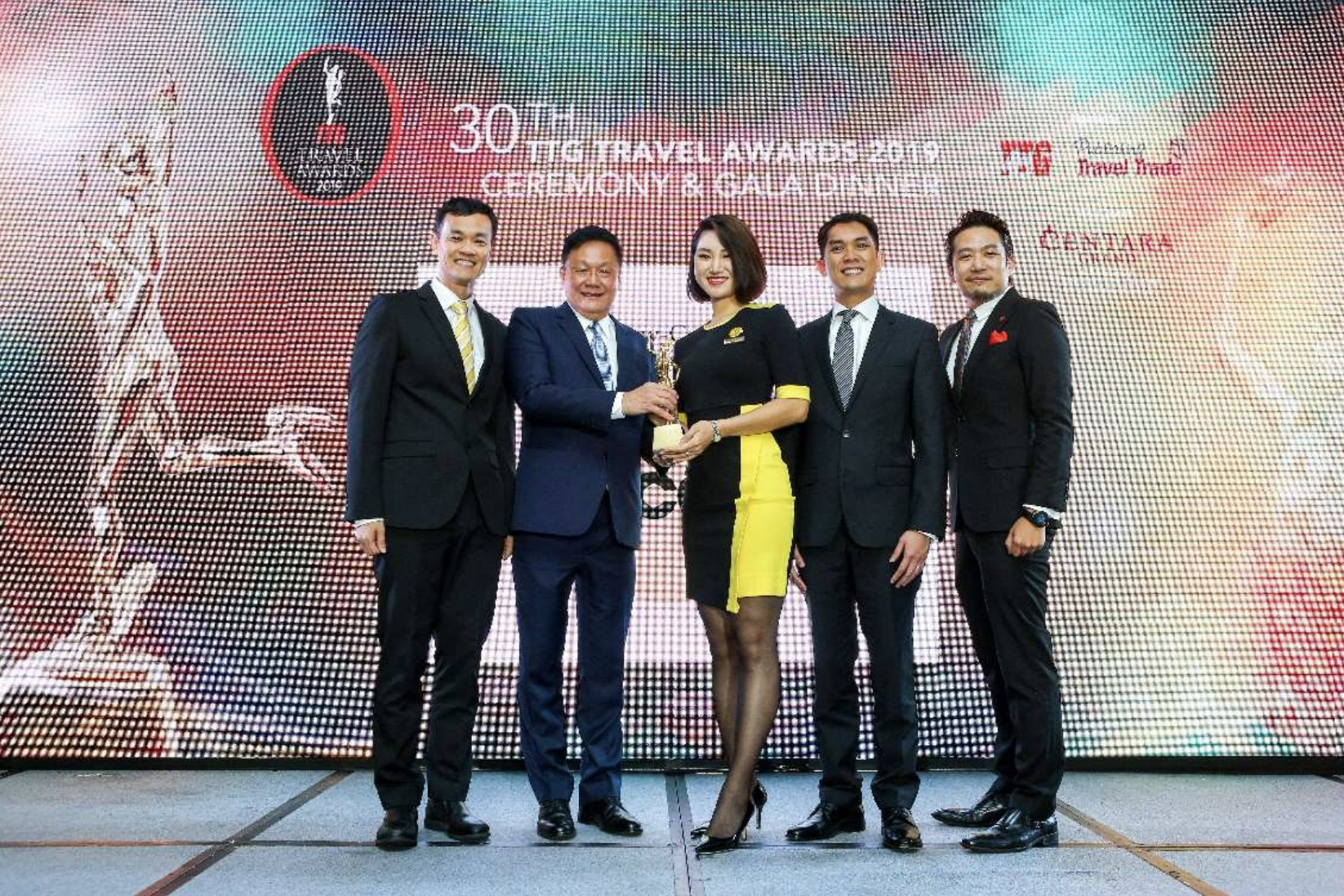 (From left) Lee Lik Hsin, Scoot Chief Executive Officer; Darren Ng, Managing Director of TTG Asia, Media; Zoey Zuo, Scoot Cabin Crew; Calvin Chan, Scoot Acting Chief Commercial Officer; and Pierre Quek, Publisher TTG Travel Trade Publishing, on stage for the award ceremony. Photo courtesy: Scoot