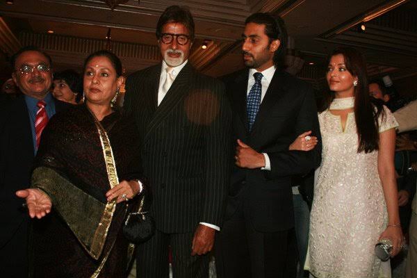 Vinod Khanna (left) with Amitabh Bachchan (centre) and Shatrugan Sinha. Photo courtesy: Twitter/@ShatruganSinha