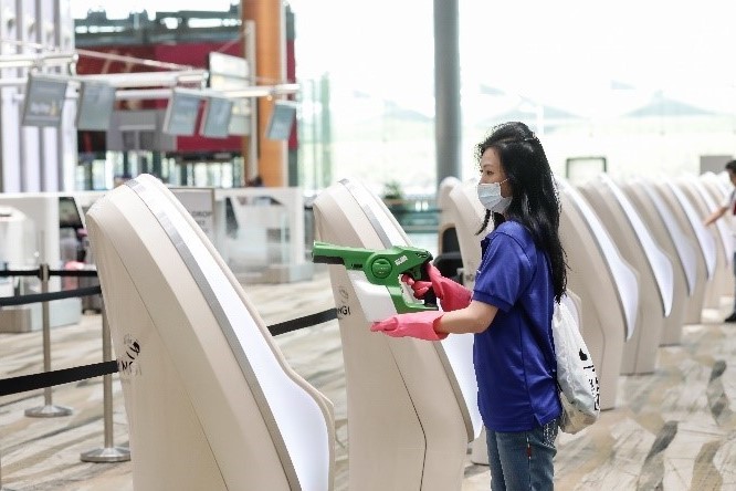At present, Singapore only requires travellers who are not citizens or permanent residents, and who have recent travel history to high-risk countries or regions, to take a PCR test 72 hours before departure.