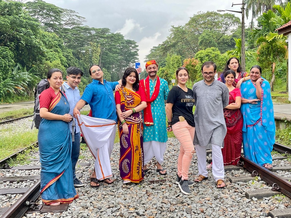 The cast of 'Railgaadi' (from left to right) Hema Kriplani, Saurabh Sardana, Yogesh Tadwalkar, Vartika Khattri, Vishal Khattri, Shalmali Vaidya, Swapnil Lakhe, Deepika Rajani, Nidhi Khanna and Rachita Arke. Photo courtesy: Jalsa Productions